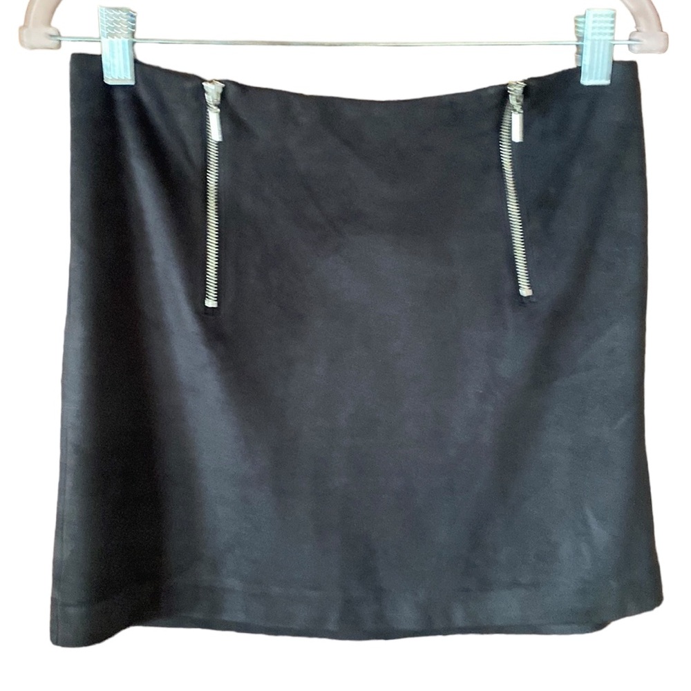 Kensie Faux Suede Black Mini Skirt. Silver Zipper Gently Used Condition